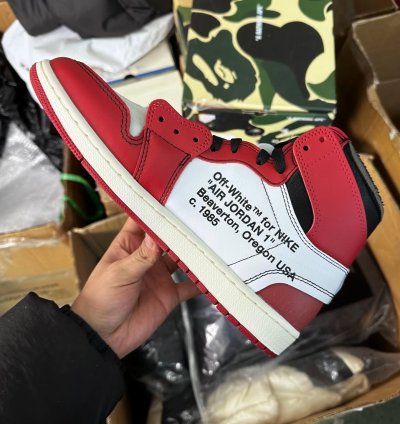 Air Jordan 1 Retro High Off-white Chicago