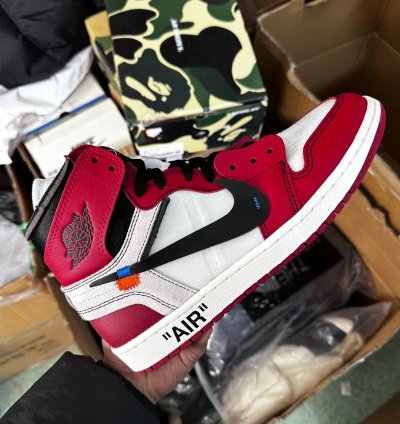 Air Jordan 1 Retro High Off-white Chicago
