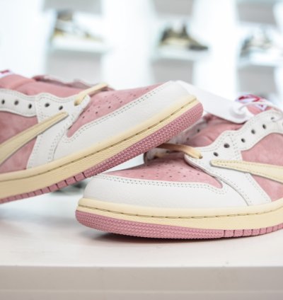 260 Travis Scott X Jordan Air Jordan 1 Low Canary Round 34g