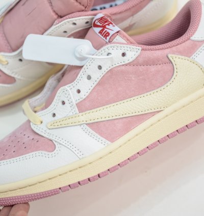 260 Travis Scott X Jordan Air Jordan 1 Low Canary Round 34g