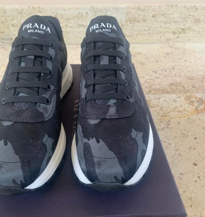 Low Top Trainers In Blue Camo