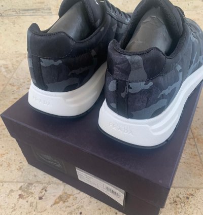 Low Top Trainers In Blue Camo
