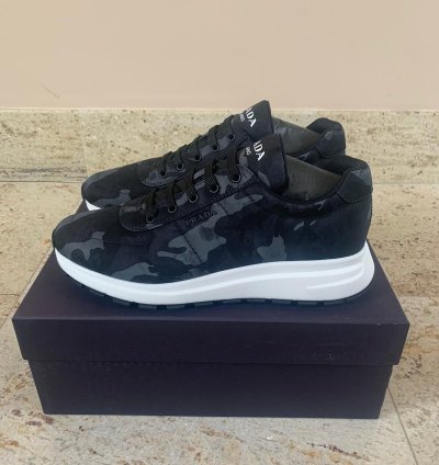 Low Top Trainers In Blue Camo