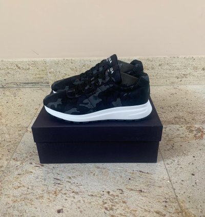 Low Top Trainers In Blue Camo