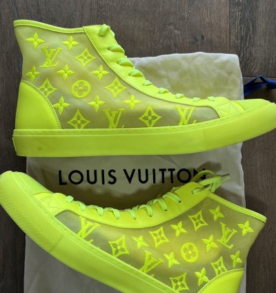 Luis Vuitton Monogram Pattern Sneakers