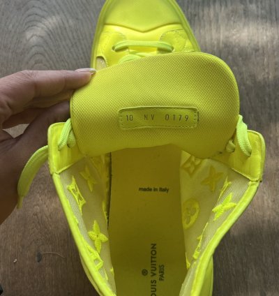Luis Vuitton Monogram Pattern Sneakers