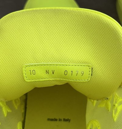 Luis Vuitton Monogram Pattern Sneakers