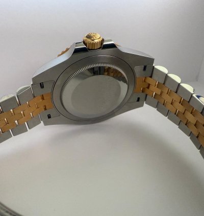 Rolex Gmt-master Ii Box And Papers No Scratches Worn On Special Occasions Only