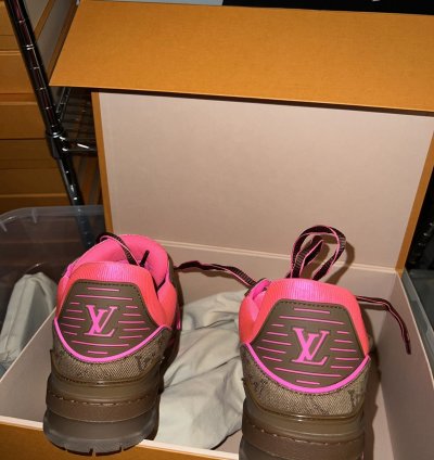 Lv Monogram Trainers Lv7 Us9
