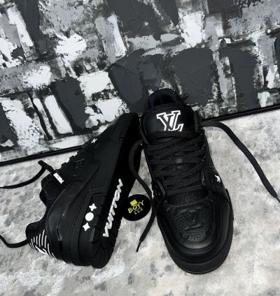 Lv Monogram Trainers Lv8 Us10