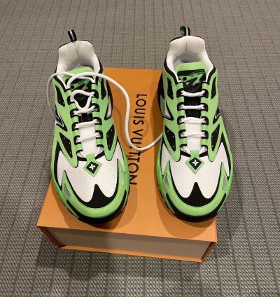 Lv Runner Tatic Sneaker Lv Size 9