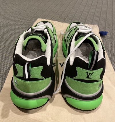 Lv Runner Tatic Sneaker Lv Size 9