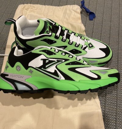 Lv Runner Tatic Sneaker Lv Size 9