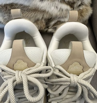 Lv Skate Trainers Size10