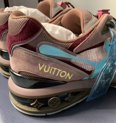 Lv Trail Sneaker In Violet