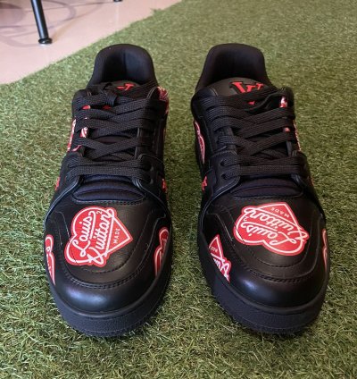 Lv Trainer Ft Nigo Black Red Hearts