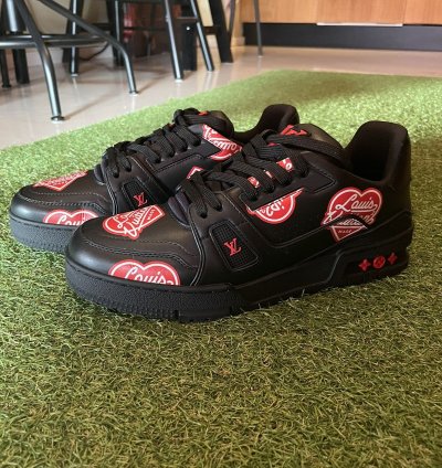 Lv Trainer Ft Nigo Black Red Hearts