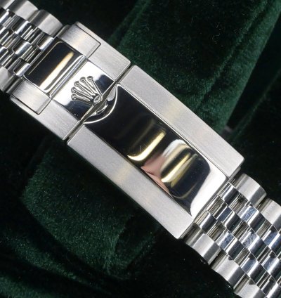 Rolex Gmt-master Ii Full Set Mint Gmt-master Ii Pepsi Black Dial Red Blue Bezel Ceramic Steel 126710blro