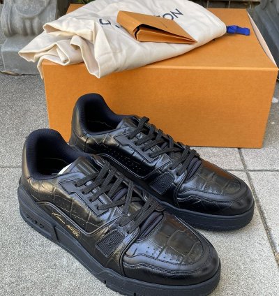 Lv Trainer Sneaker Croc Black Sz Us 9