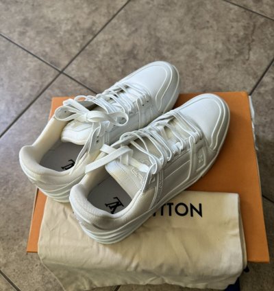 Lv Trainers All White