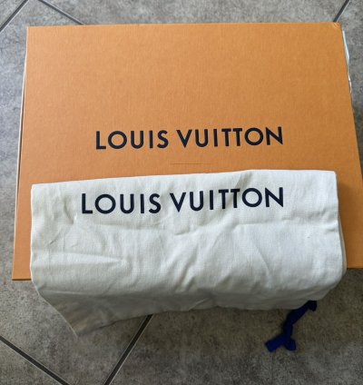 Lv Trainers All White