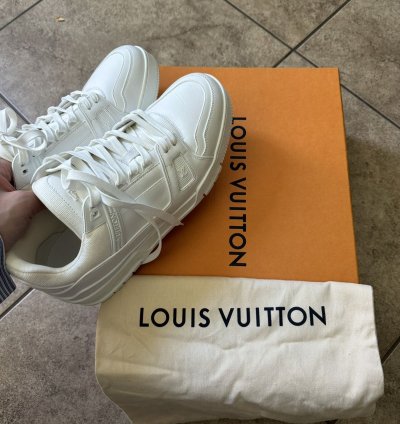 Lv Trainers All White