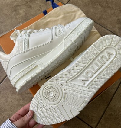 Lv Trainers All White