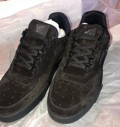 New 2019 Black Trainer