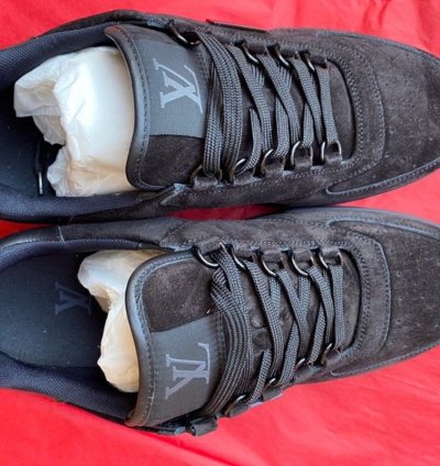 New 2019 Black Trainer