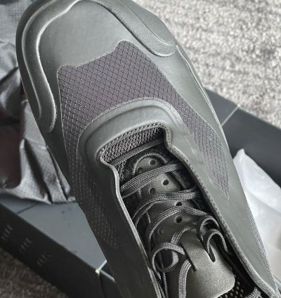 New In Box Luna Rossa 21 Sneakers