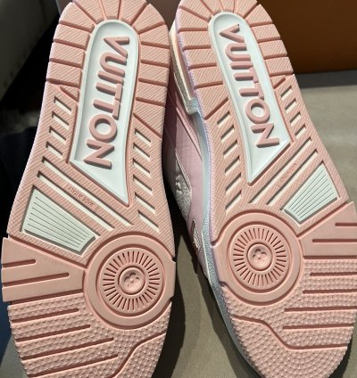 New Louis Vuitton Trainers pink White