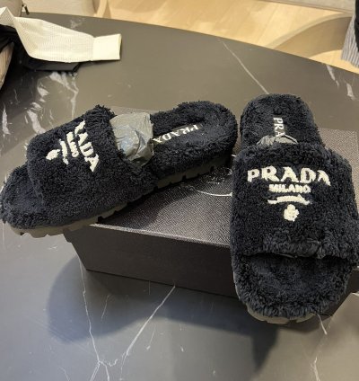 New Worn Fur Slip Ons Full Set