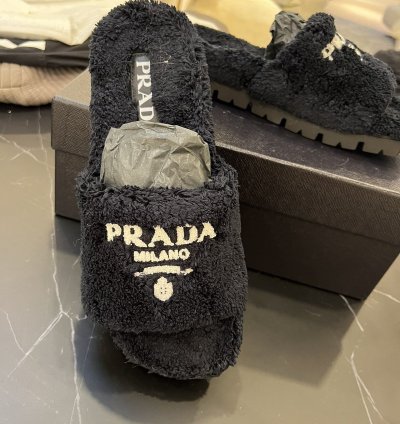 New Worn Fur Slip Ons Full Set