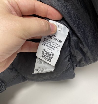 Garment Dyed Crinkel Reps Down Jacket With Defeats