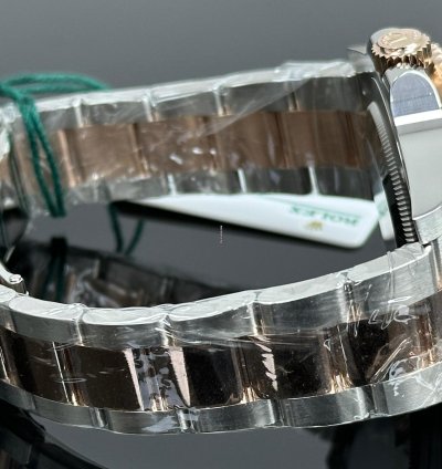 Rolex Gmt-master Ii Root Beer Black Dial 2025