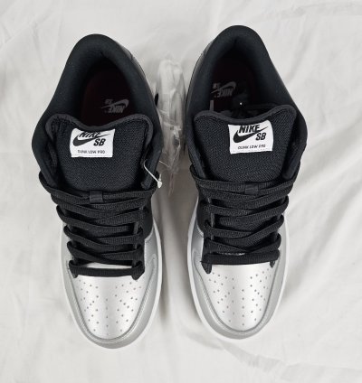 Nike Sb Dunk Low Supreme Jewel Swoosh
