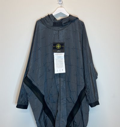 Pullover Check Jacquard On Nylon Metal Rain Poncho