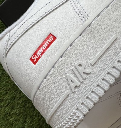 Nike Supreme Air Force 1 Size 9 5 Brand New