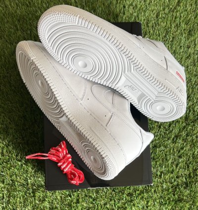 Nike Supreme Airforce 1 White Size 8 5