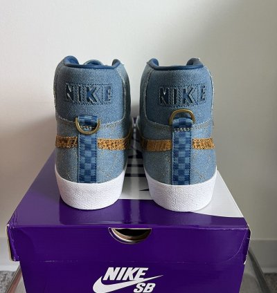 Nike Supreme Blazer Mid