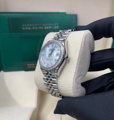 Rolex Datejust 31 Diamond Bezel - White Mother-of-pearl Diamond Dial - Jubilee 278384rbr