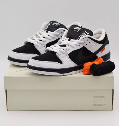 Nike Sb Dunk Low Pro Qs Black White Safety Orange Fd2629-100 Tightbooth