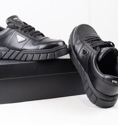 O1rshd Low Top Logo Leather Sneakers In Black