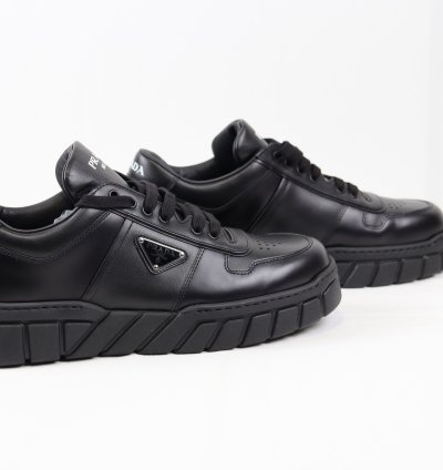 O1rshd Low Top Logo Leather Sneakers In Black