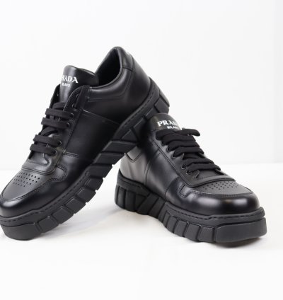 O1rshd Low Top Logo Leather Sneakers In Black