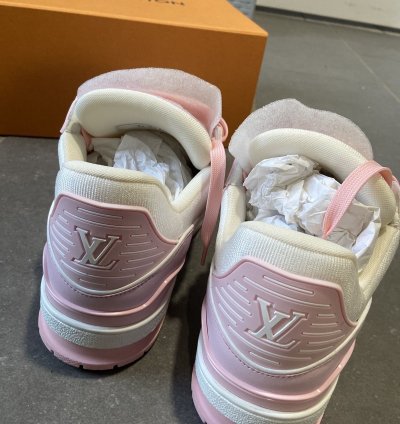 Pink Trainer 2022