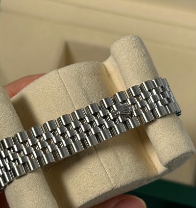 Rolex Datejust 31 Pink Diamond Dial Diamond Bezel Jubilee