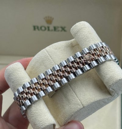 Rolex Datejust 31 Silver Flower Diamond Bezel Jubilee