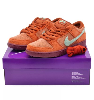 Nike Sb Dunk Low Mystic Red Rosewood Emerald Rise Rugged