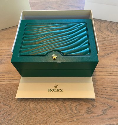 Rolex Datejust 41 Unworn 2025 Chocolate Dial Two Tone Rose Gold Jubilee